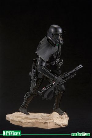 STAR WARS ROGUE ONE: A STAR WARS STORY - DEATH TROOPER ARTFX STATUE
