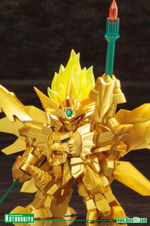 BRAVE KING GAO GAI GAR FINAL ~ GENESIC GAO GAI GAR THE GOLDEN DESTROYER D-STYLE PLASTIC MODEL KIT