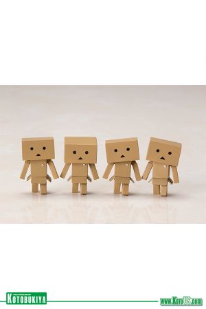 YOTSUBA&! WAI WAI DANBOARD MINI FIGURE