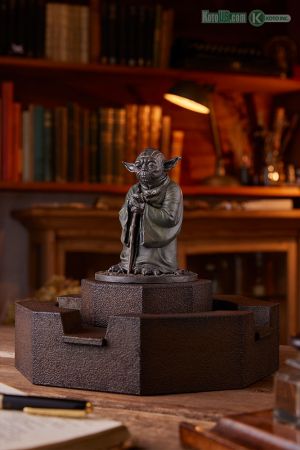 YODA ™ FOUNTAIN STATUE | LIMITED RELEASE